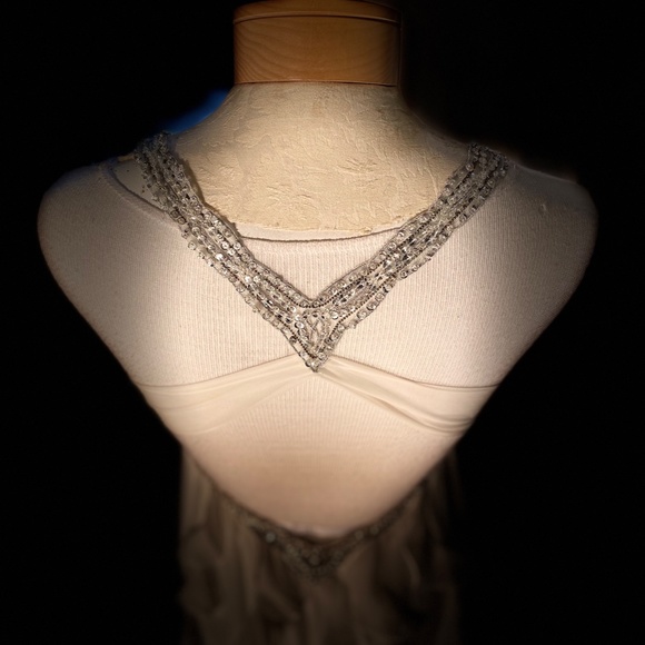 🌻SOLD🌻🌻🌻LAURA PETITES~Gown with Sequin and Ruffle Detail - Picture 9 of 15